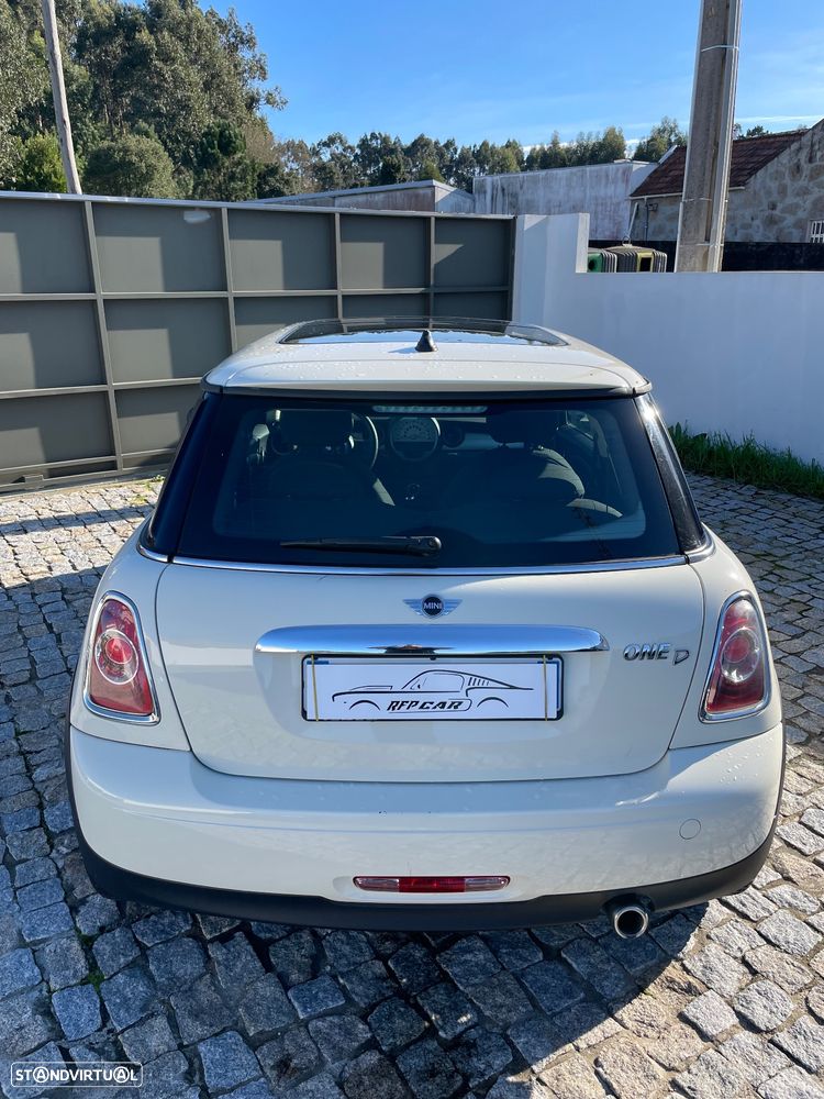 MINI 3 Portas One D - 8