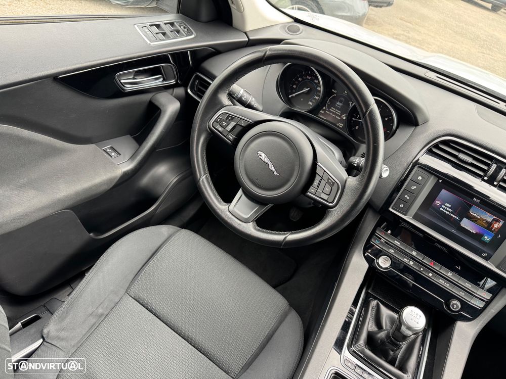 Jaguar F-Pace 2.0 i4D Pure - 12