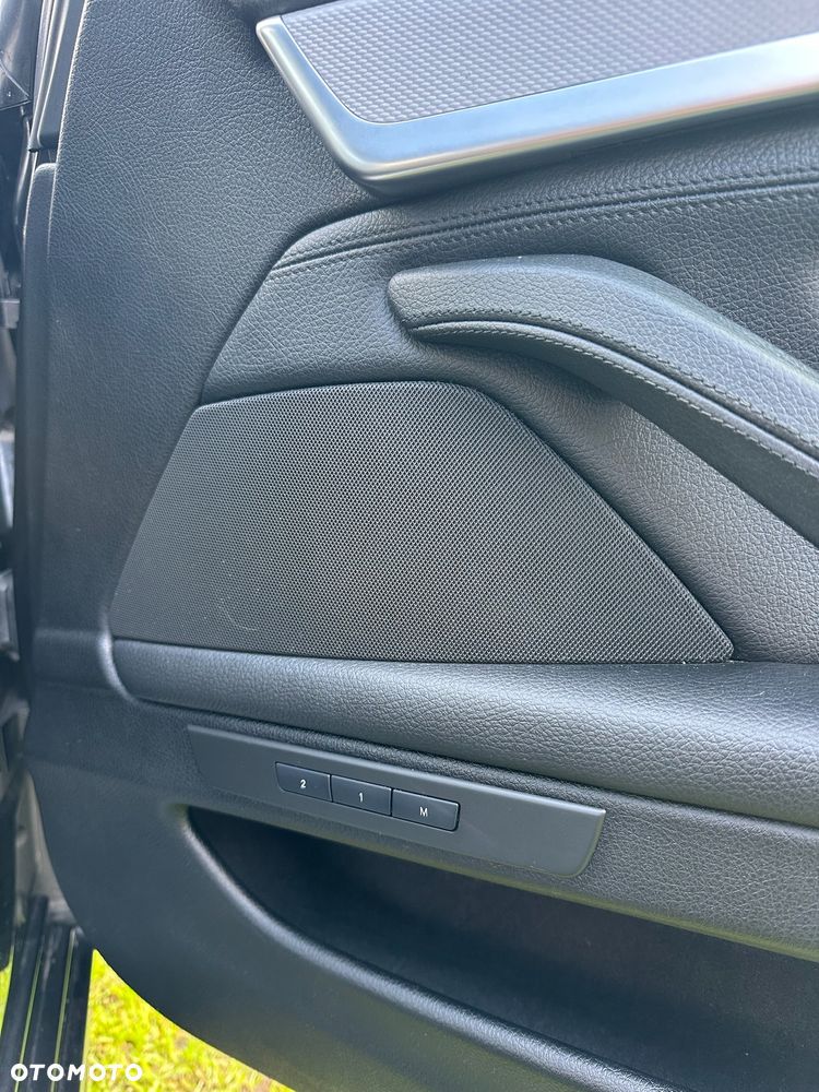 BMW Seria 5 530d xDrive - 23