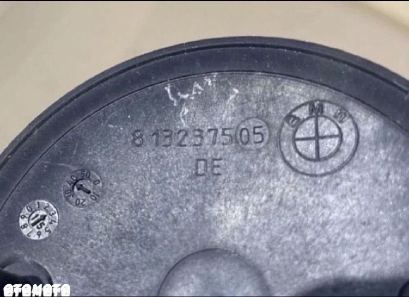 8132375 emblemat znaczek maski bmw 3 e46 5 e39 - 2