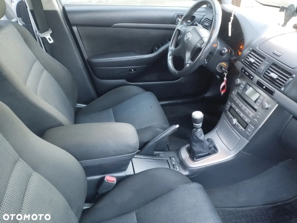 Toyota Avensis 2.0 D-4D Sol - 28