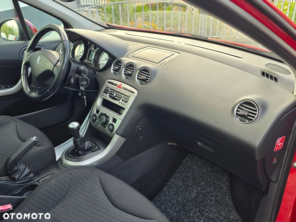 Peugeot 308 1.6 Premium Plus - 25