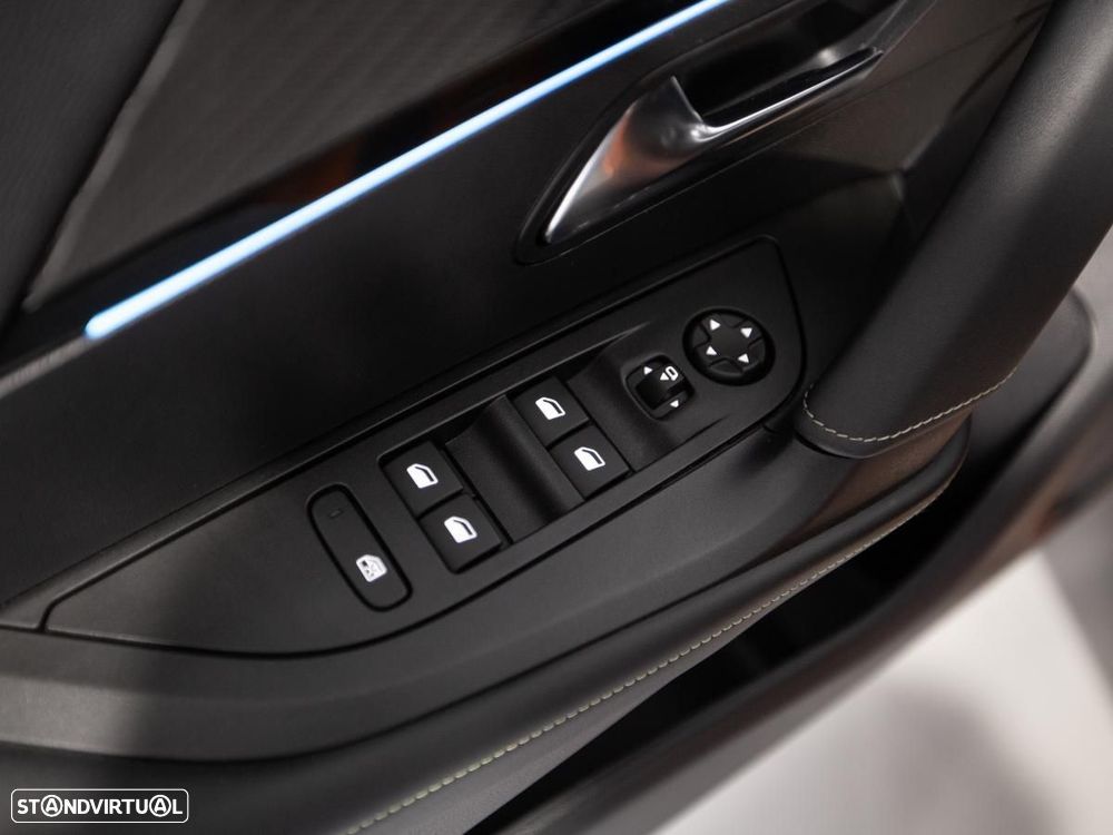 Peugeot e-2008 50 kWh GT - 14