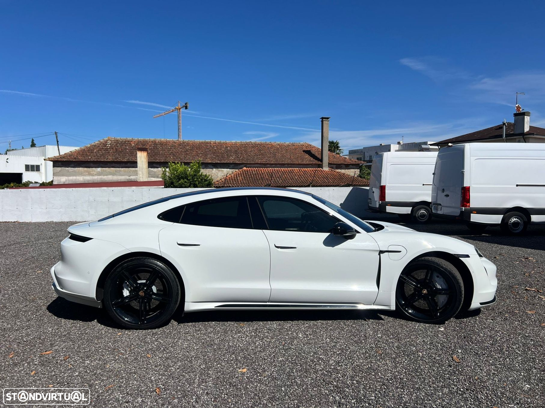 Porsche Taycan Turbo - 12