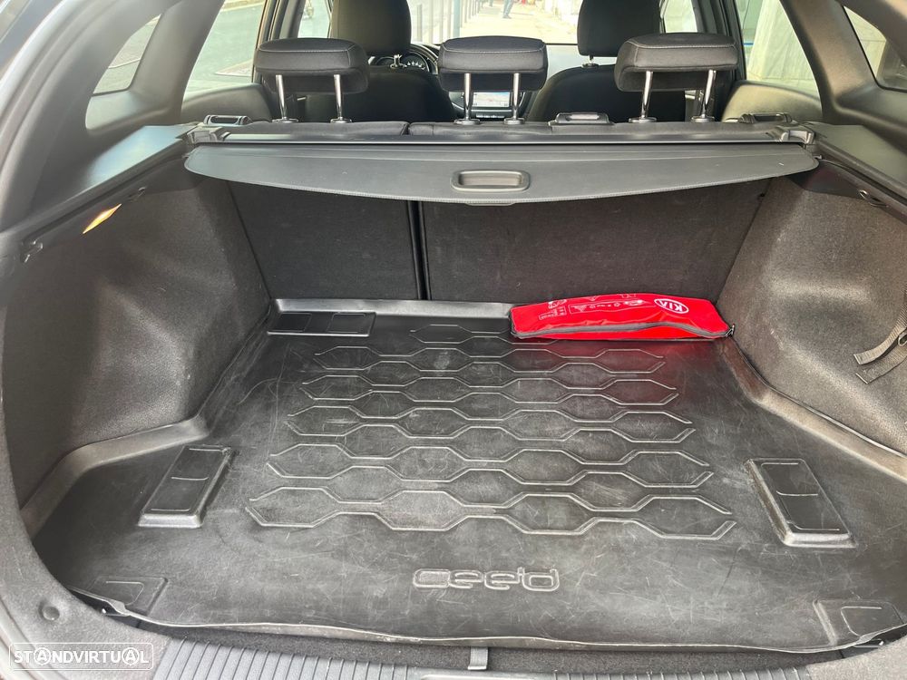 Kia Ceed SW 1.6 CRDi GT Line - 18