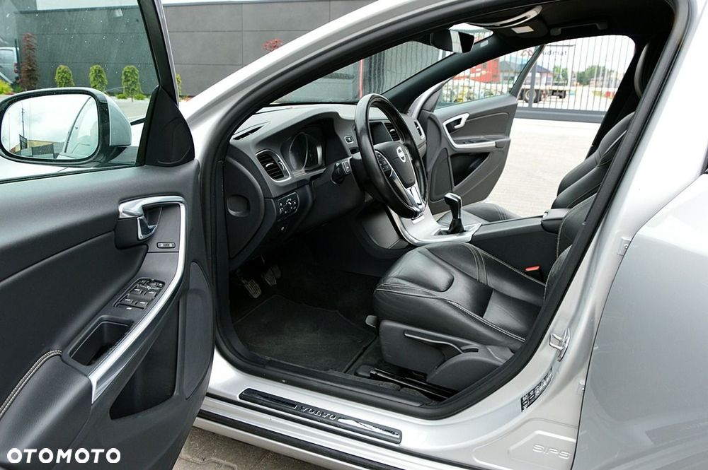 Volvo V60 D2 Drive-E Momentum - 6