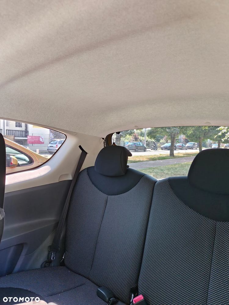 Toyota Aygo City - 10