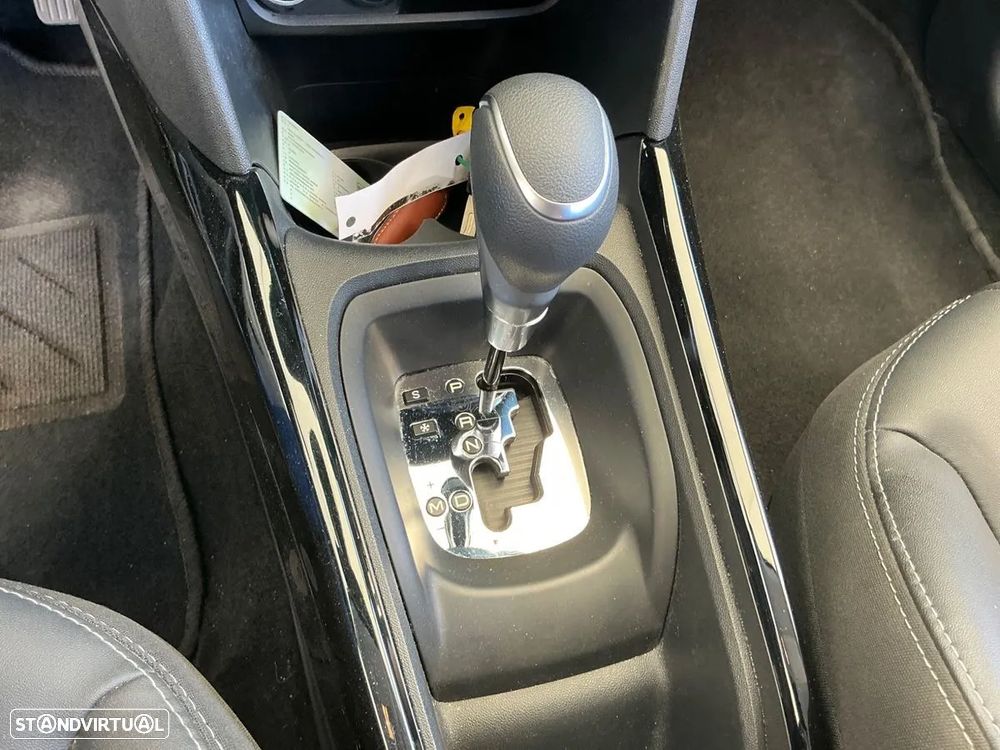 Peugeot 2008 1.2 PureTech Allure EAT6 - 14