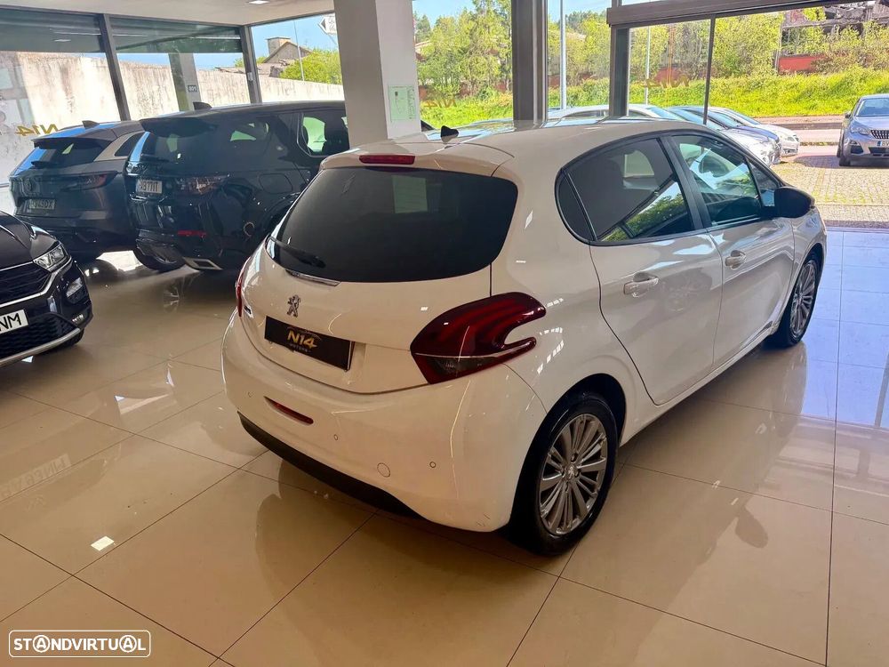 Peugeot 208 1.5 BlueHDi Signature - 16
