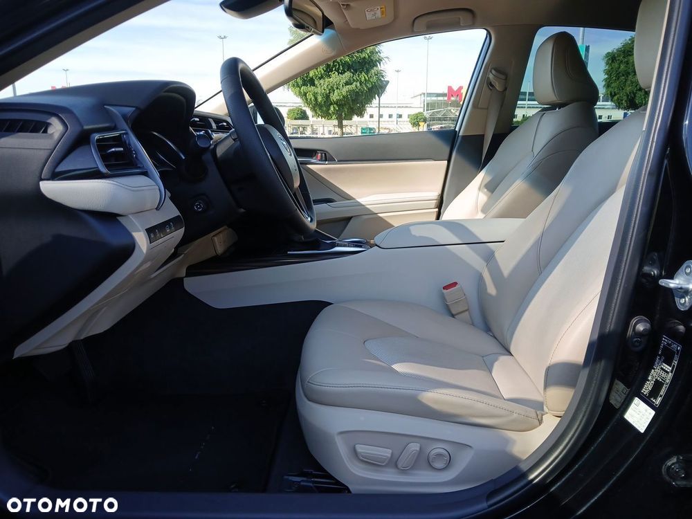 Toyota Camry 2.5 Hybrid Executive CVT - 15