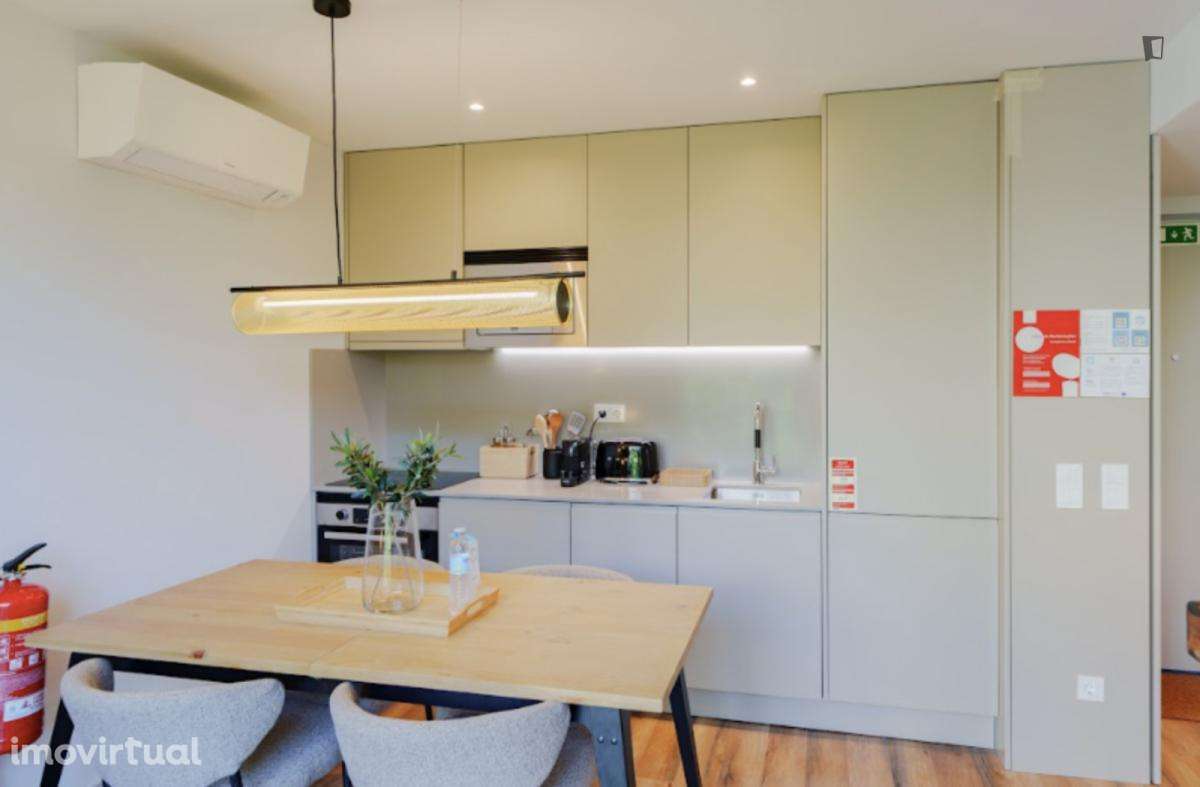 Apartamento com 1 quartos - localizado em Santo Ildefonso Porto - Grande imagem: 2/13