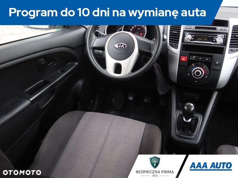 Kia Venga - 8