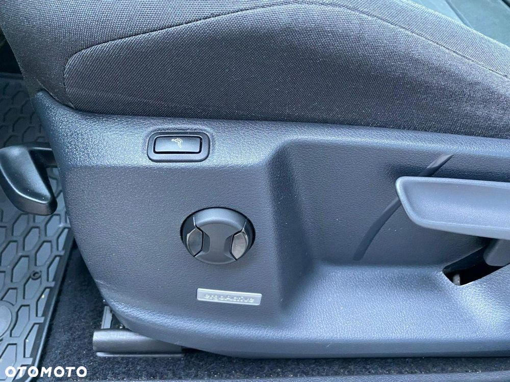 Volkswagen Touran - 16