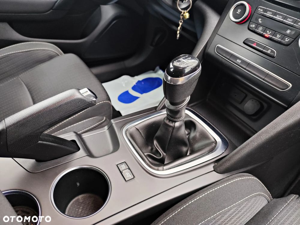 Renault Megane 1.6 SCe Life - 28