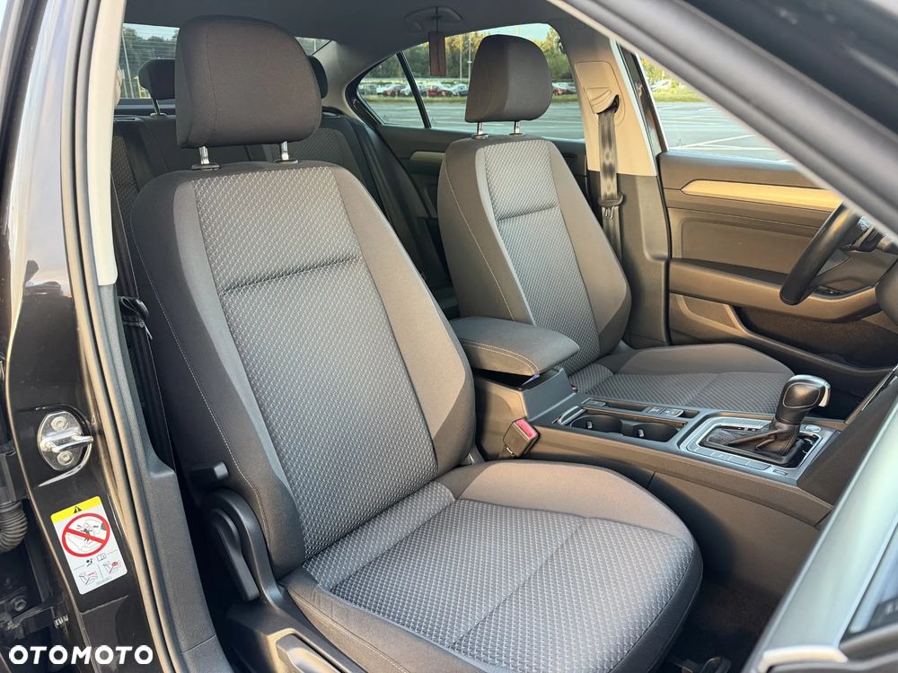Volkswagen Passat 1.5 TSI EVO Business DSG - 27