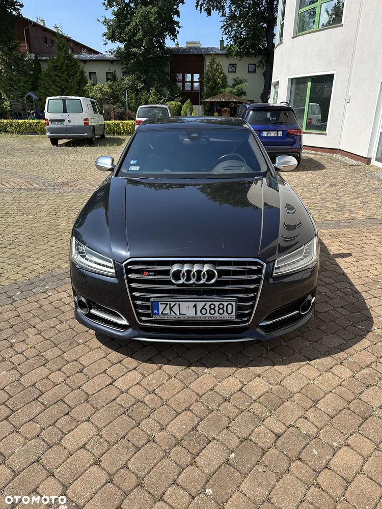 Audi S8 - 4