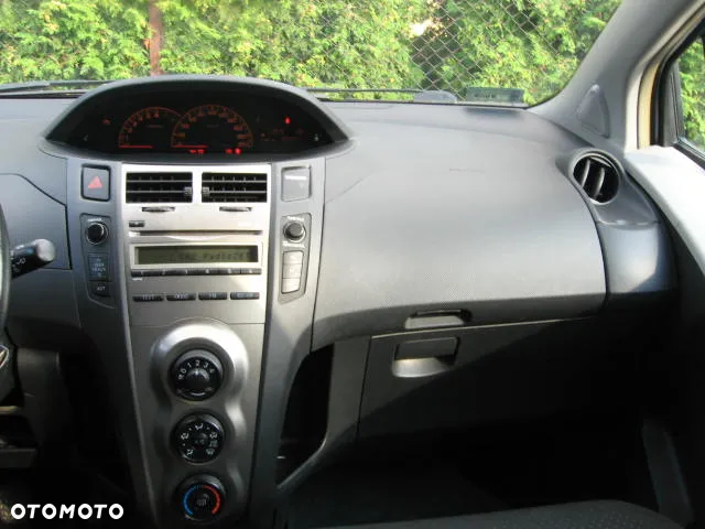 Toyota Yaris 1.33 Luna - 10