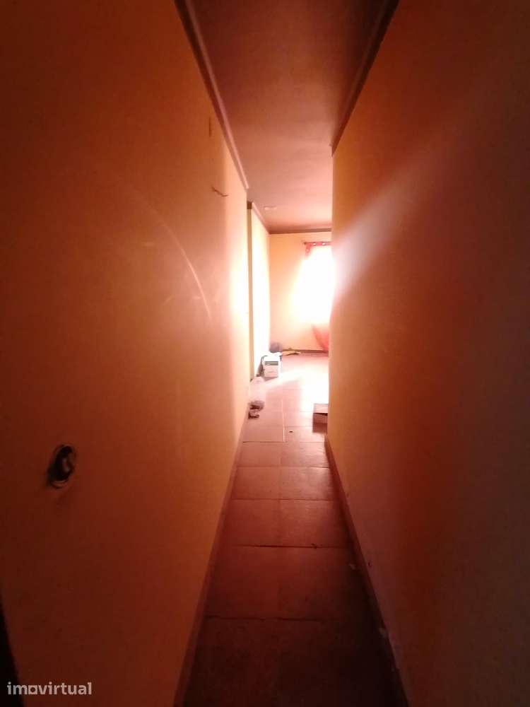 Excelente moradia para Renovar ( RESERVADO) - Grande imagem: 3/14