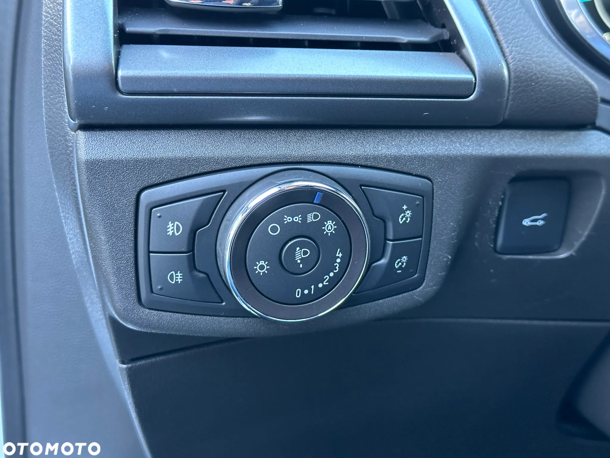Ford Mondeo 2.0 TDCi Titanium PowerShift - 27