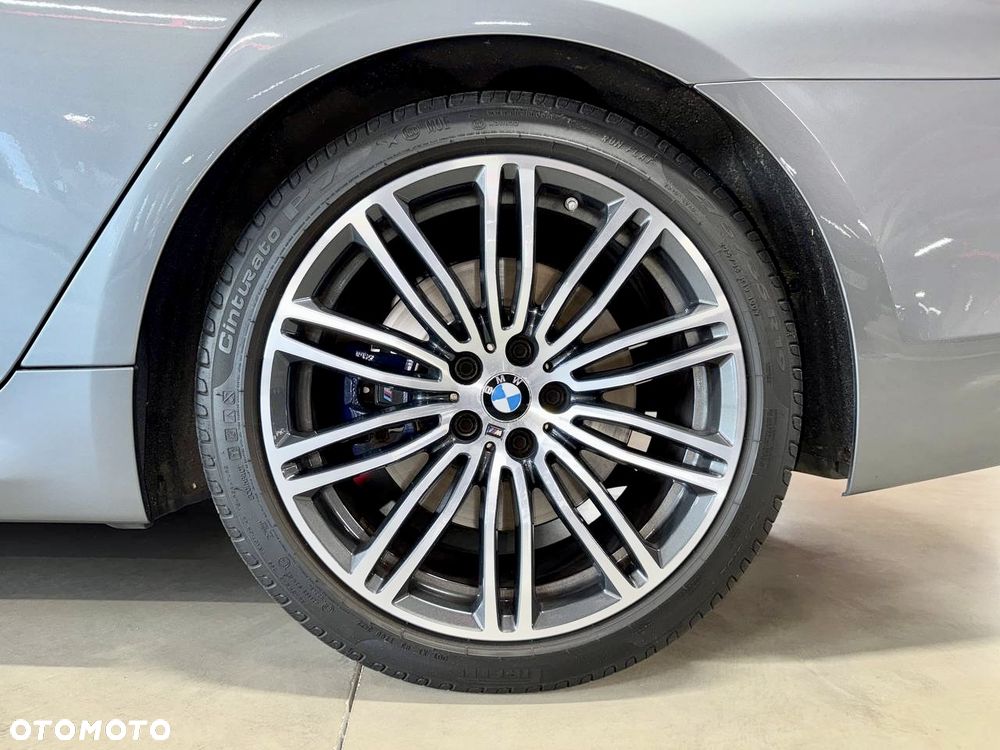 BMW Seria 5 530i xDrive M Sport Edition - 16