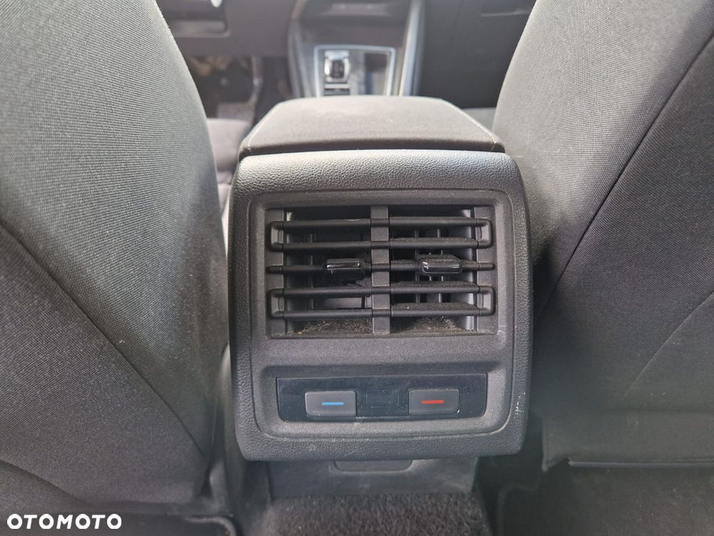 Volkswagen Golf 1.5 eTSI EVO Style DSG - 12