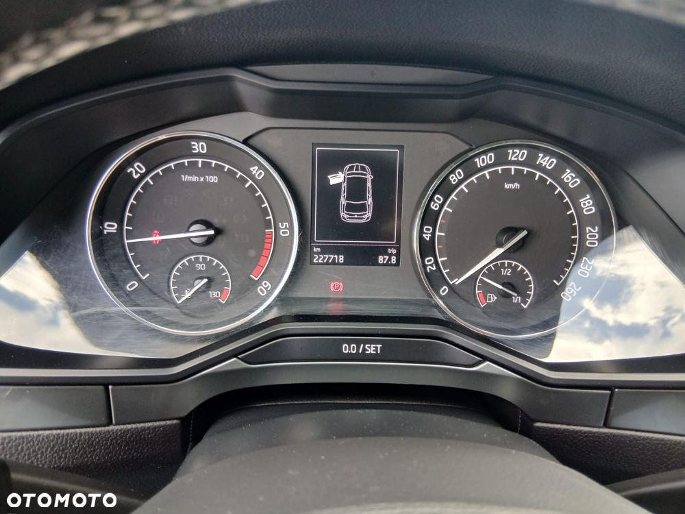 Skoda Superb 1.6 TDI Style - 24
