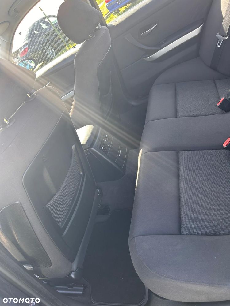 BMW Seria 3 318i Edition Sport - 6