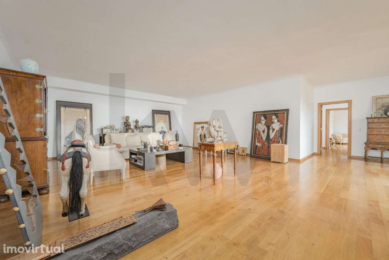 Apartamento T4 no Coração do Funchal com Vista Deslumbrante para a Baí - Grande imagem: 5/45