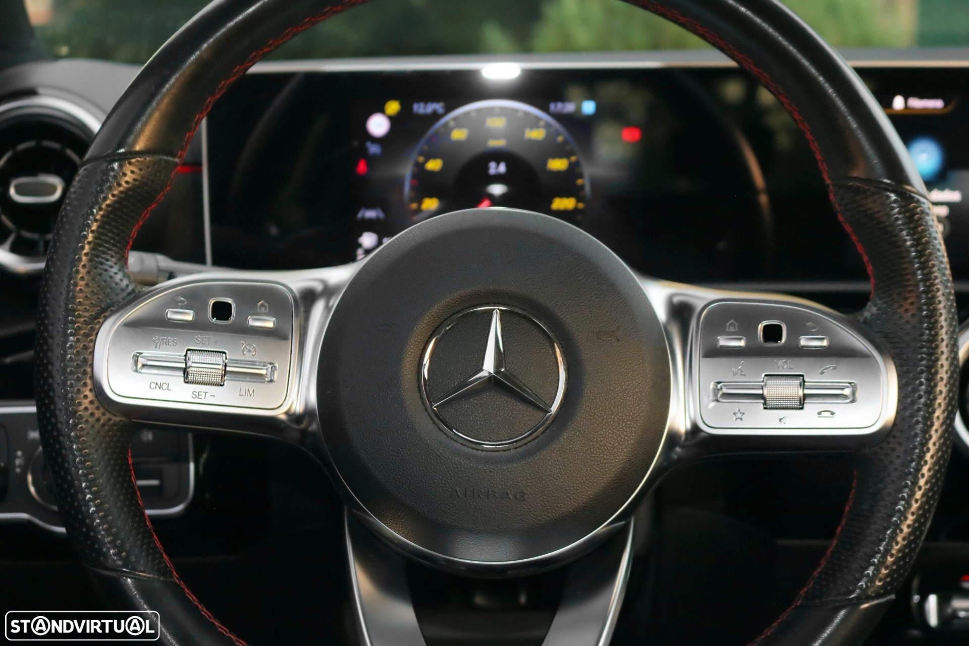 Mercedes-Benz A 160 d AMG Line - 13