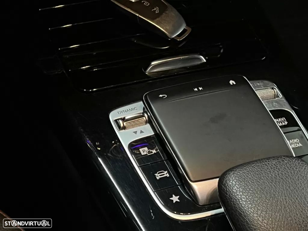 Mercedes-Benz A 250 Limousine e AMG Line - 36