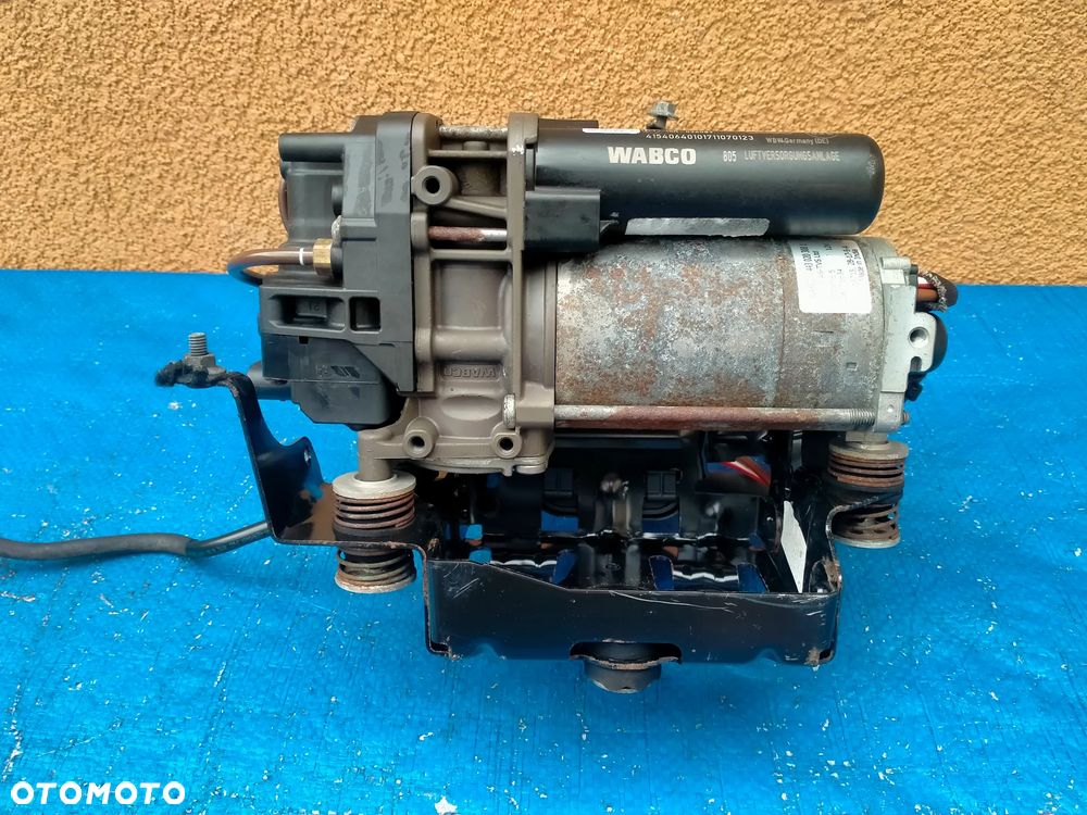 AUDI Q7 4M KOMPRESOR ZAWIESZENIA 4M0616005G - 4