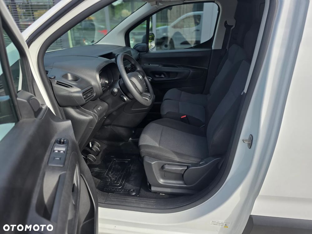 Toyota Proace City 1.2 D-4T 110KM  3 OSOBOWA Furgon Blaszak BEZWYPADKOWA z Polskiego Salonu I Pierwszy i Jedyny Właściciel I Stan auta "jak NOWE" I Pełna Faktura Vat 23% - 16