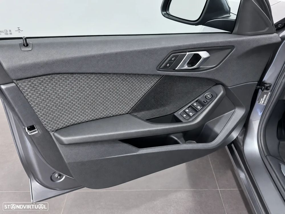 BMW 118 - 18