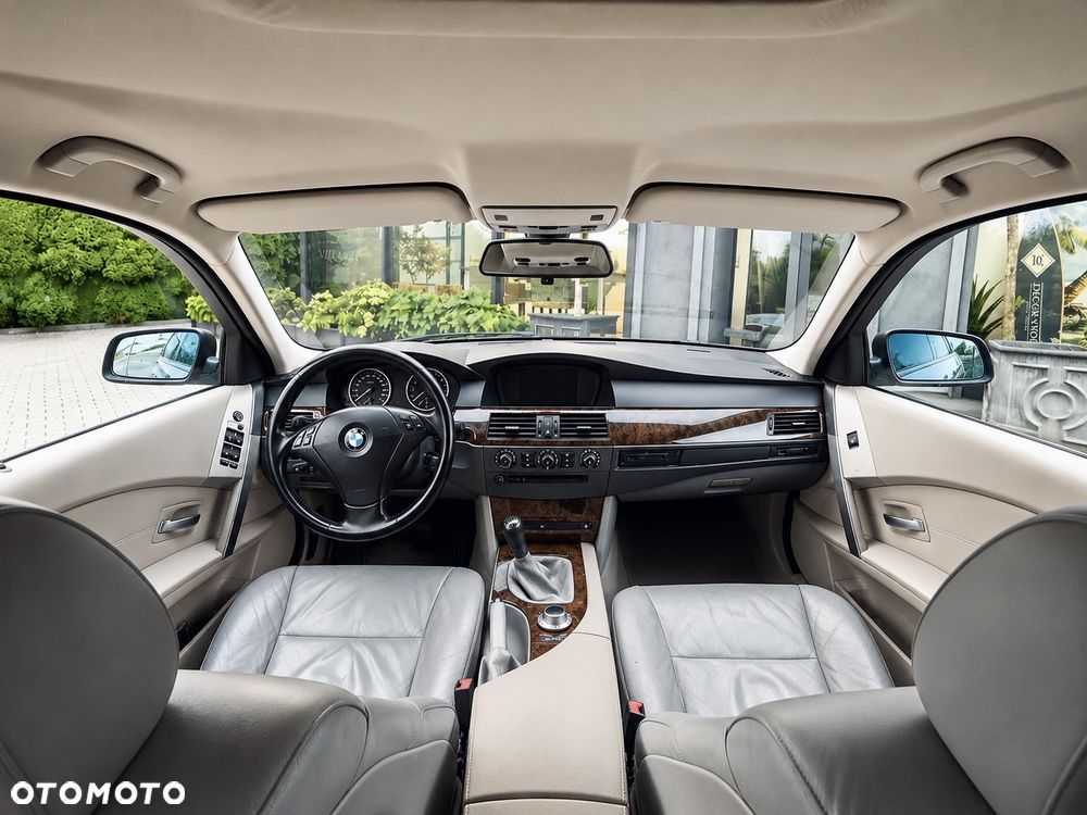 BMW Seria 5 520i - 12