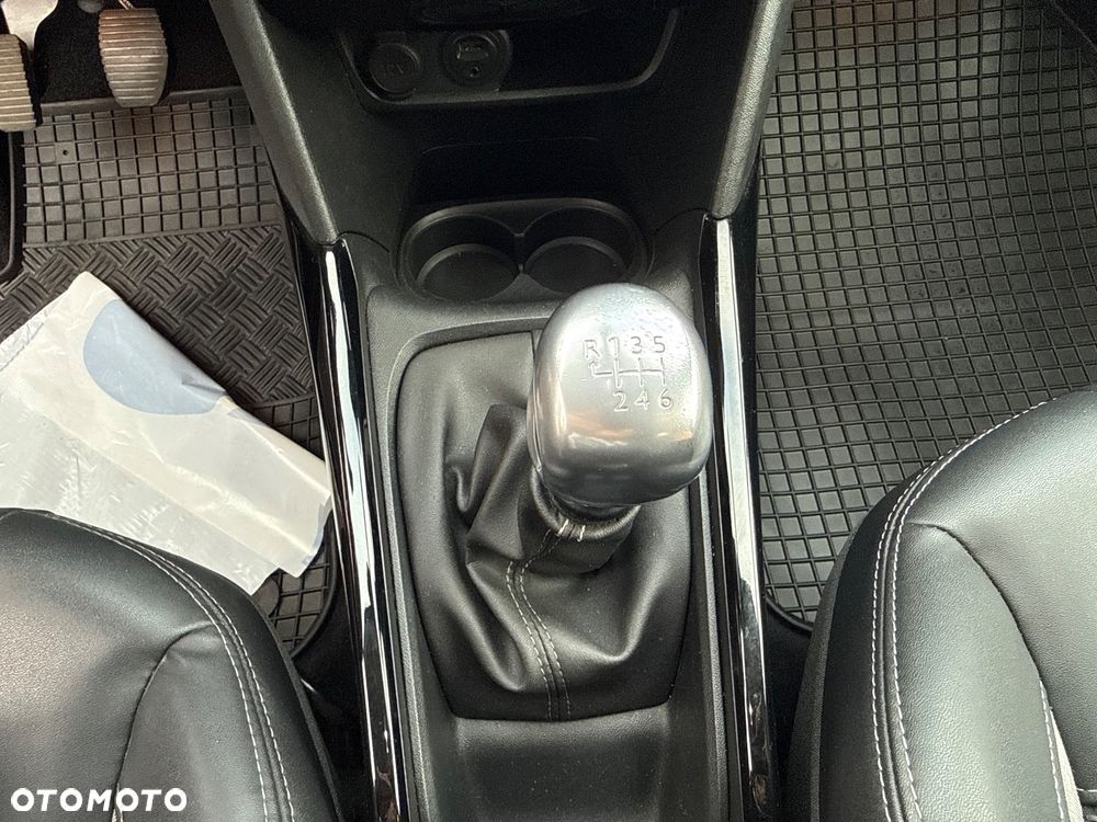 Peugeot 2008 1.6 BlueHDi Allure - 22