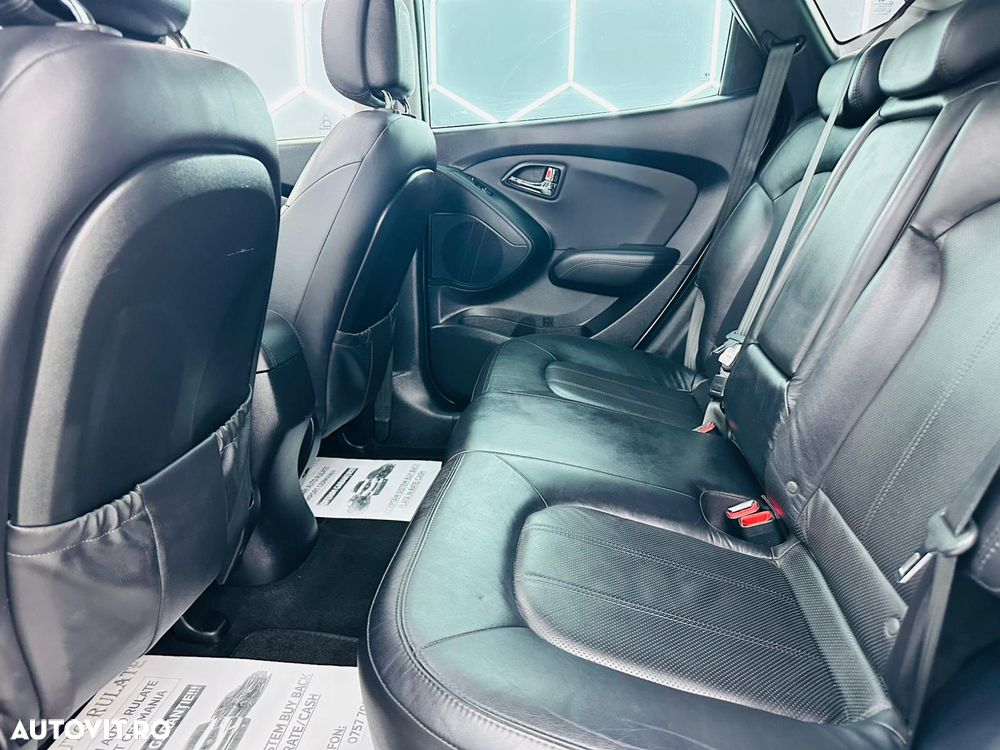 Hyundai ix35 1.7 CRDI 2WD blue Finale Silver - 16