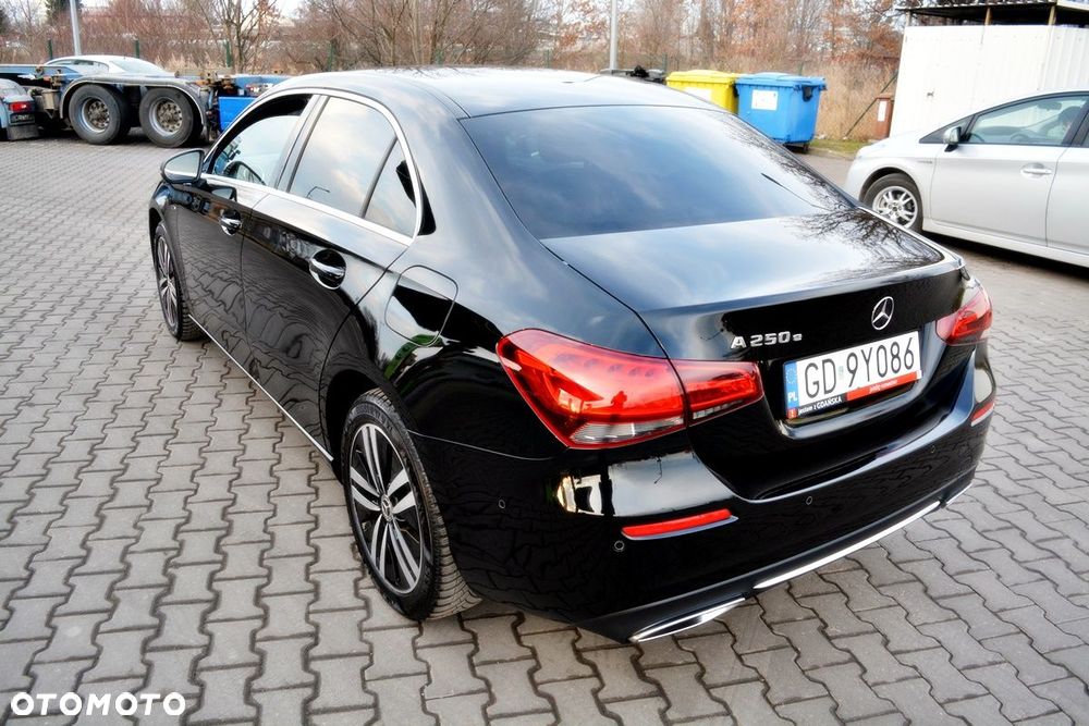 Mercedes-Benz Klasa A 250 e 8G-DCT Edition 2021 - 4