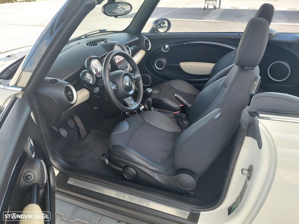 MINI Cabrio Cooper D - 2