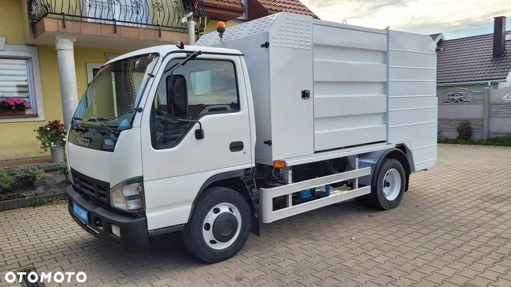 Isuzu MYJKA DO POJEMNIKÓW - 6