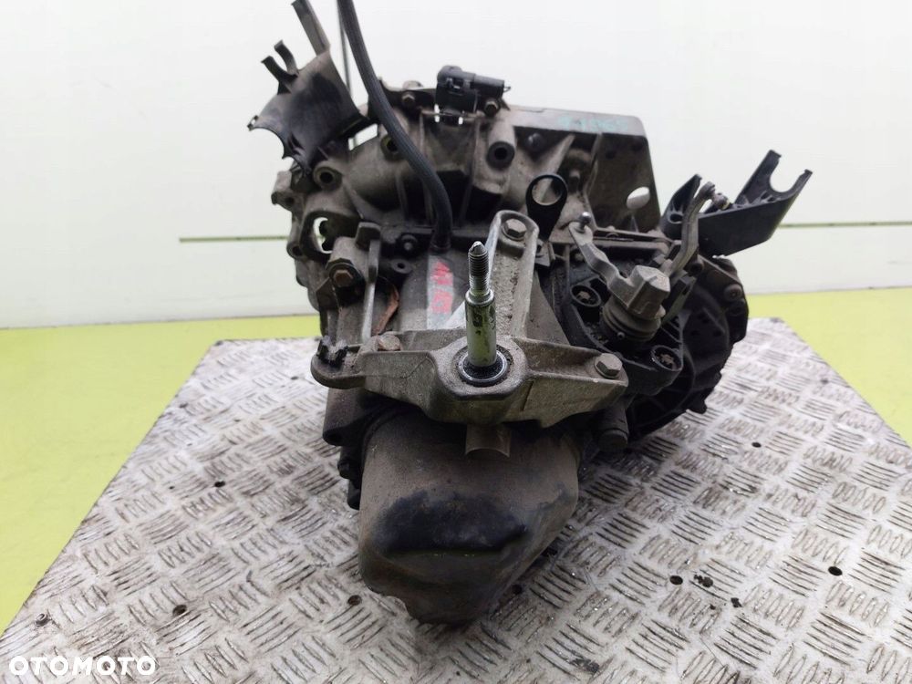 Skrzynia biegów Manualna Renault Modus 2004-2012 1,5 DCI 820021 CEJR5 - 6
