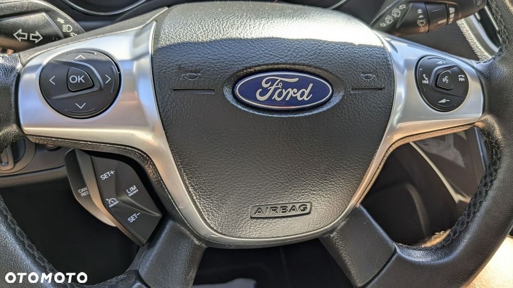 Ford Kuga - 25