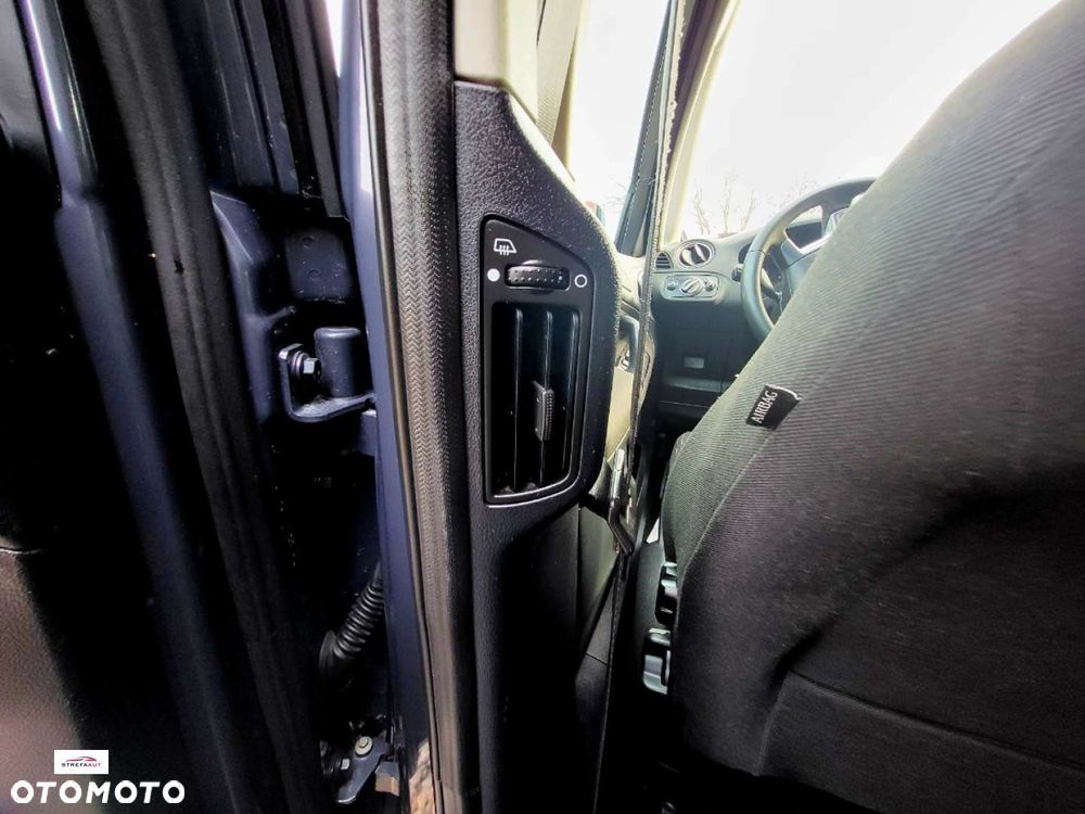 Ford S-Max - 11