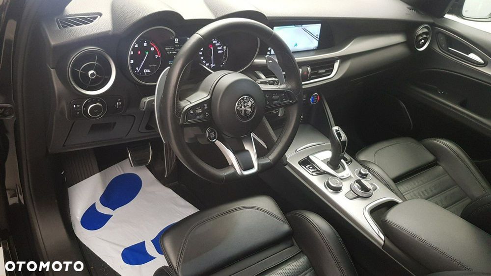 Alfa Romeo Stelvio - 19