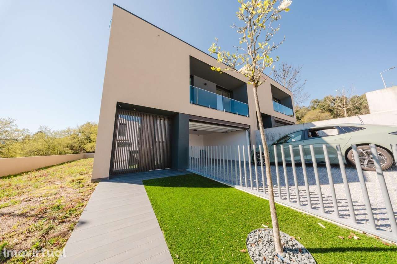 Moradia T3 com 3 Suites, Garagem e Jardim | Póvoa de Lanhoso - Grande imagem: 3/36