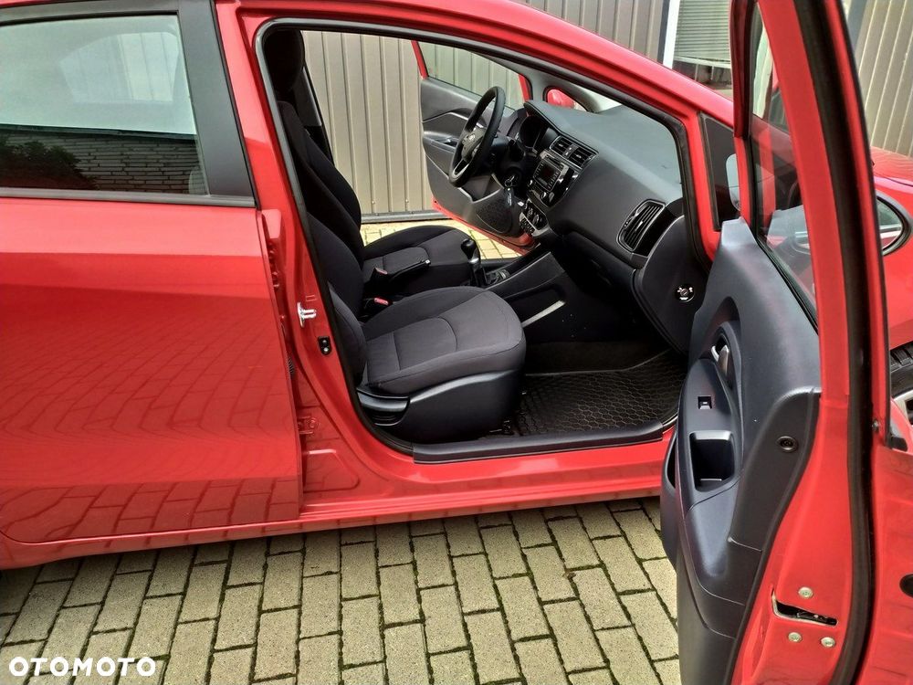 Kia Rio 1.2 Attract - 24