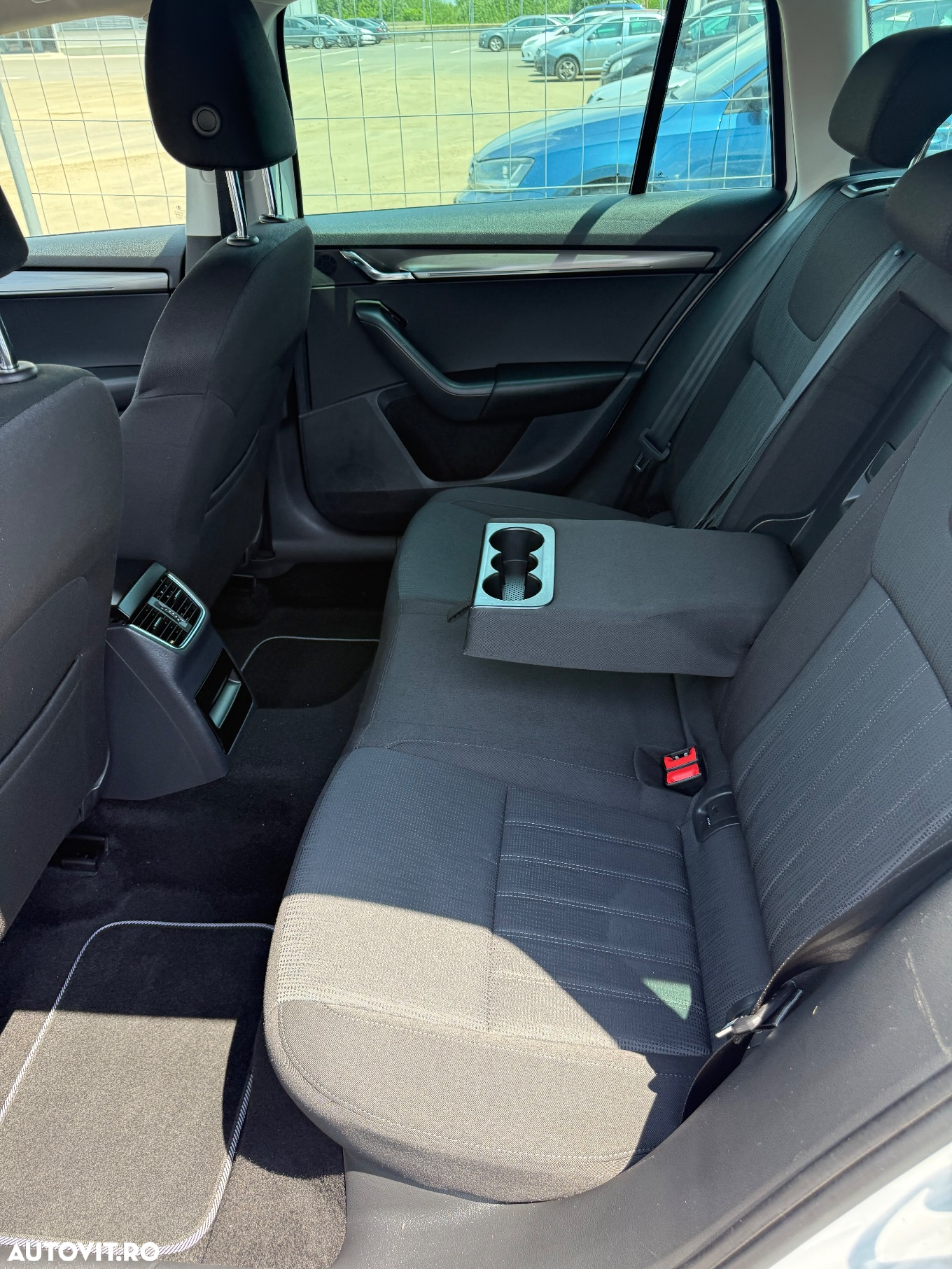 Skoda Octavia Combi 2.0 TDI DSG Style - 14