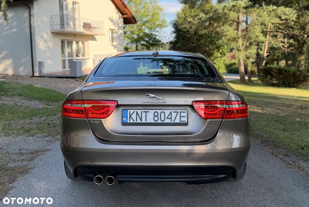 Jaguar XE D180 R-Dynamic S - 9