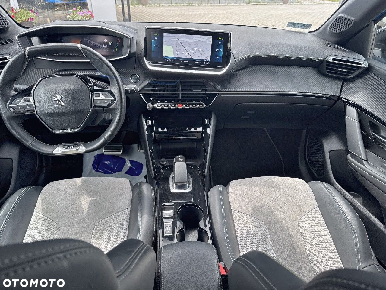 Peugeot 208 e-208 GT - 8