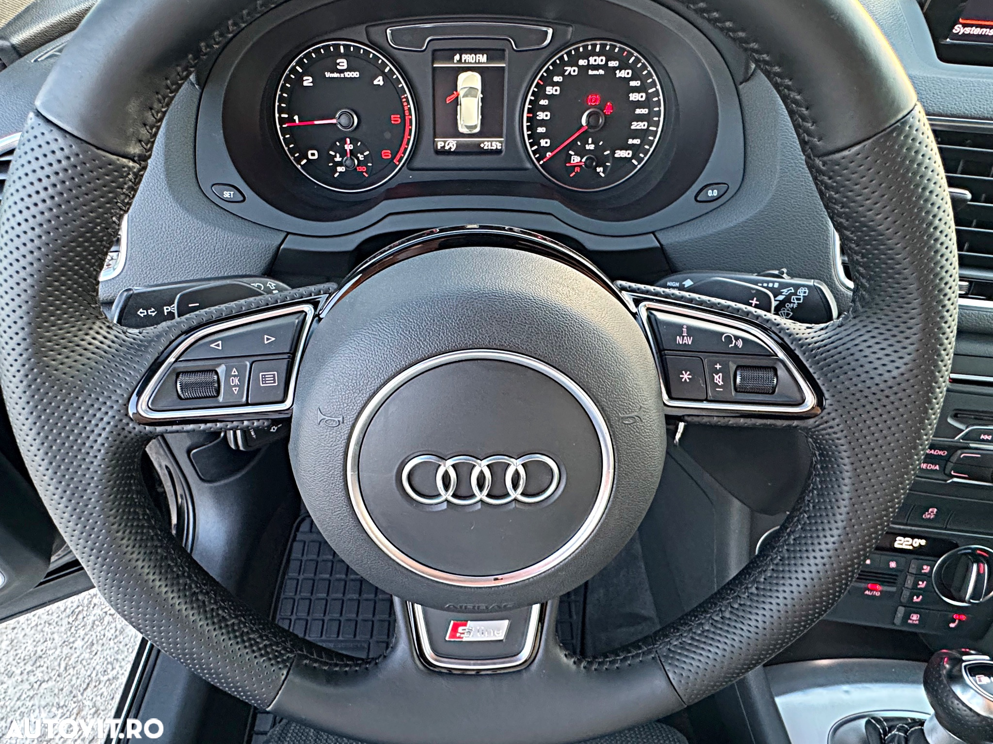 Audi Q3 2.0 35 TDI S tronic - 28