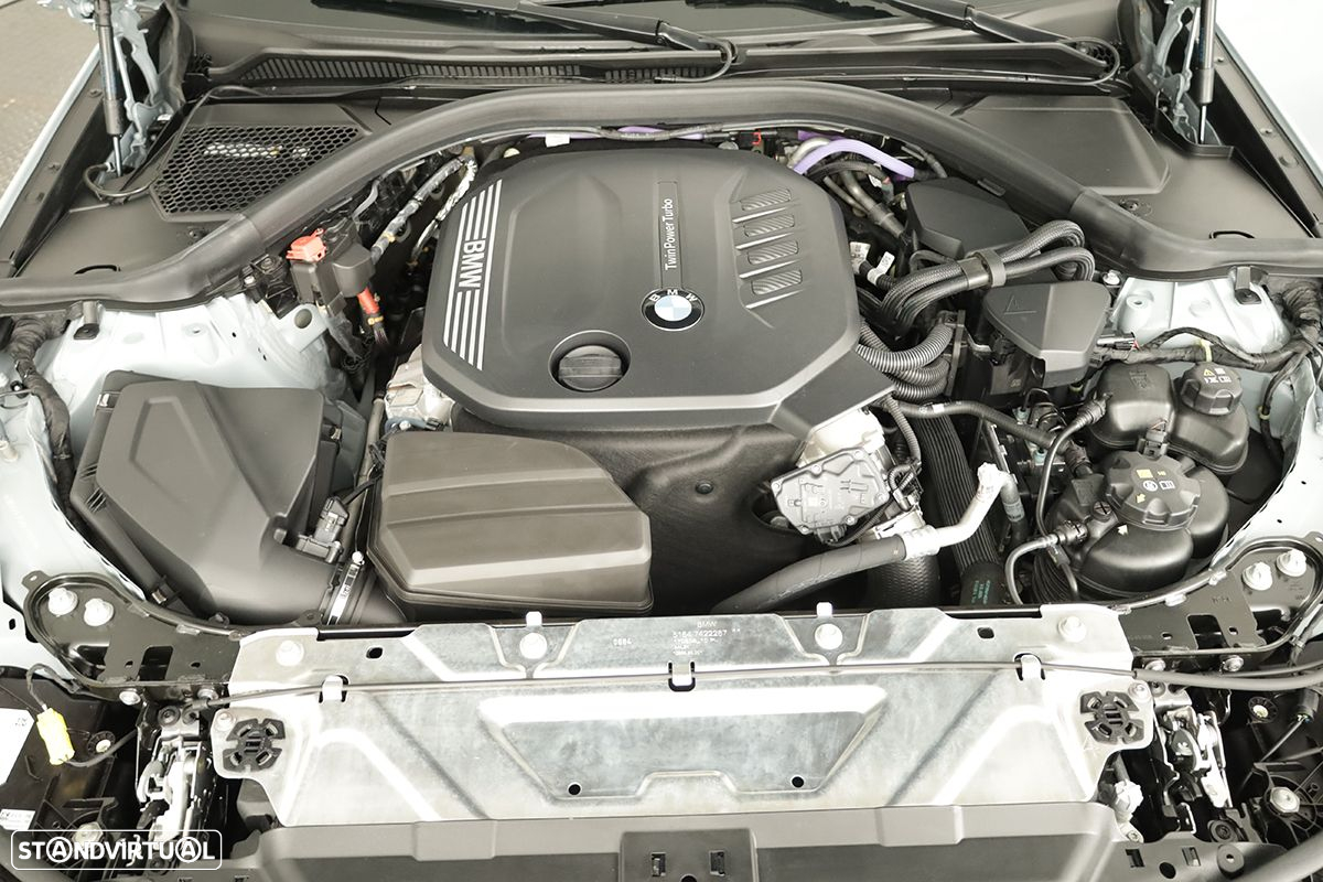 BMW 320 d Touring Pack Desportivo M Auto - 24
